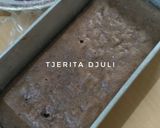 Foto langkah ke 5 dari resep Dragon Fruit Chocolate Cake.