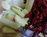 Gambar langkah 2 resipi Ayam Masak Merah.