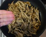 A picture of step 8 of No-Fail Mixed Maitake Mushroom Rice.