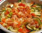Foto del paso 4 de la receta: Pechuga de pollo con tomate y verduras
