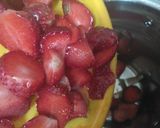 स्ट्रॉबेरी सिनेमन मिल्क शेक (Strawberry Cinnamon milk shake recipe in Hindi) रेसिपी चरण 3 फोटो