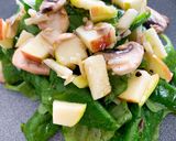 Foto del paso 3 de la receta: Ensalada de espinaca, champiñones y manzana