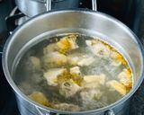 Hình bước làm 2 của món Canh Gà Nấu Cà Rốt Khoai Tây Cho Bé