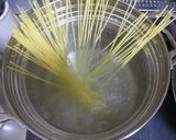 A picture of step 1 of Salmon and Spinach Cream Pasta.