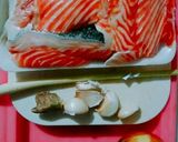 Foto langkah ke 1 dari resep Kaldu Salmon untuk MPASi.