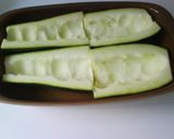A picture of step 1 of Oven-baked Courgettes with Cheese Sauce.