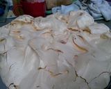 A picture of step 6 of Strawberry pavlova.
