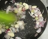 Foto langkah ke 2 dari resep Tumis Ayam Pokcoy mudah.