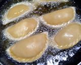 Foto langkah ke 4 dari resep Pastel Renyah Isi Ragout.