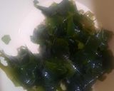 Foto langkah ke 1 dari resep Miyeok Guk (Sup Rumput Laut).