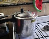 Foto del paso 2 de la receta: Patitas de cerdo en olla a presión