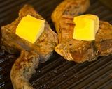 A picture of step 2 of Asian lamb chops with fried beans and cashew nuts.