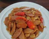 Foto langkah ke 4 dari resep Tumis Sosis Bawang Bombay.