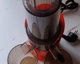 Hình bước làm 2 của món Nước ép LÊ mix với cần tây & ớt chuông