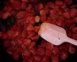 Foto langkah ke 2 dari resep Selai Strawberry.