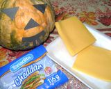 Foto del paso 2 de la receta: Escobas de brujas de Halloween con queso