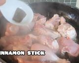 A picture of step 4 of Chicken Quorma.
