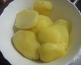 Foto del paso 10 de la receta: Esferificación de patata sobre lecho frondoso de ternera