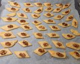Sós diós rombuszok gluténmentesen recept fázis 3 fotója