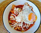 Foto del paso 4 de la receta: Chilaquiles muy rojos, a los 3 chiles 🌶️🍅🍲