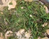 Hình bước làm 2 của món Cơ trai (cồi mai) xào húng quế