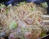 A picture of step 4 of [Farmer's Recipe] Salt-Flavored Yakisoba.