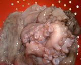 A picture of step 4 of How to Boil a Whole Raw Octopus!.