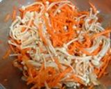A picture of step 3 of Chinese-style Salad with Carrot and Enoki Mushrooms.