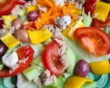 Une image de l'étape 2 de Salade composée 🍅🥬🥒🥕🍋.