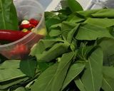 Foto langkah ke 2 dari resep Gulai telur daun singkong.