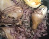 Foto del paso 3 de la receta: Arroz con pollo con ensalada de cebolla
