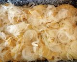 Tojásos tepsis krumpli 🥔🧅🥚🧀 recept fázis 1 fotója