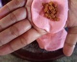 Foto langkah ke 7 dari resep Kue Klepon Merah Putih.