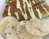 Foto del paso 5 de la receta: Pescado empanizado, verduras salteadas y papas al vapor