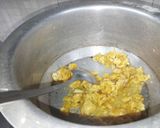 A picture of step 3 of Sundheela(gond and atta halwa).