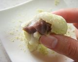 A picture of step 12 of Microwaved Uguisu-Mochi.