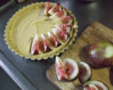 A picture of step 3 of Fig Tart.