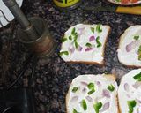 A picture of step 2 of Bread Pizza.