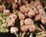 Foto del paso 4 de la receta: Fideos al horno con albóndigas y huevos de codorniz