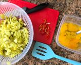 รูปขั้นตอนการทำที่ 1 ของ ผักกาดดองผัดไข่