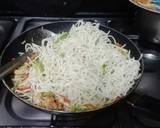 Schezwan noodles recipe step 5 photo