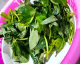 Foto langkah ke 1 dari resep Brambang asem (daun ubi jalar).