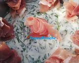 Foto del passaggio 2 della ricetta Cheese cake salata con prosciutto crudo e rucola