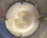 A picture of step 2 of Strawberry Yogurt Smoothies.