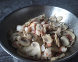 Foto del paso 9 de la receta: Volovanes con champiñones, jamón y langostinos