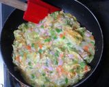 A picture of step 4 of Omelette with Lots of Vegetables and Cheese.