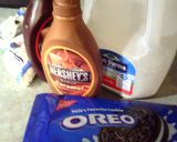 A picture of step 1 of oreo hot cocoa.