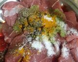 A picture of step 1 of Creamy Hara masala pasandy.