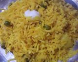A picture of step 3 of Matar pulao.