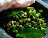 Foto langkah ke 2 dari resep Pencok kacang panjang.